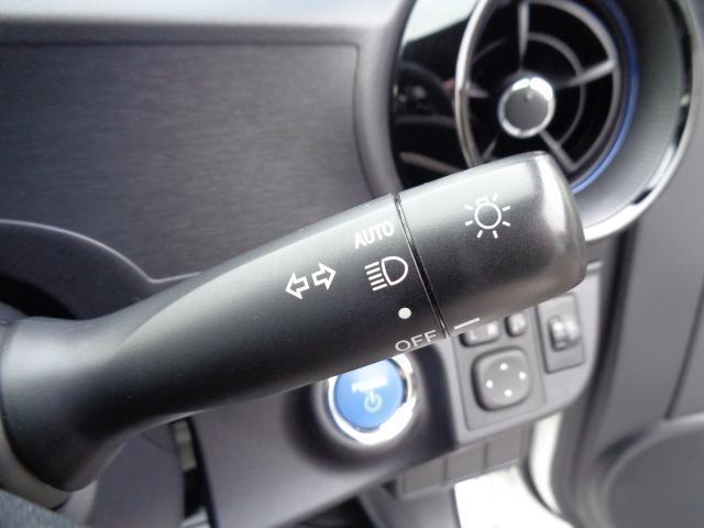 アクア S パワーウィンドー ナビ オートライト スマートキ キーレスエントリーキー リアカメラ オートエアコン WエアB パワーステアリング エアーバッグ ABS メモリーナビゲーション(17枚目)
