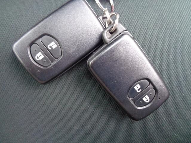 アクア S パワーウィンドー ナビ オートライト スマートキ キーレスエントリーキー リアカメラ オートエアコン WエアB パワーステアリング エアーバッグ ABS メモリーナビゲーション(19枚目)