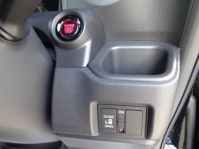 N-BOXカスタム ベースグレード CMBS アルミホイール オートエアコン スマートキ LED バックカメラ パワーステアリング エアバッグ パワーウインドウ オートライト フリーキー 両側スライド片側電動ドア ABS(5枚目)