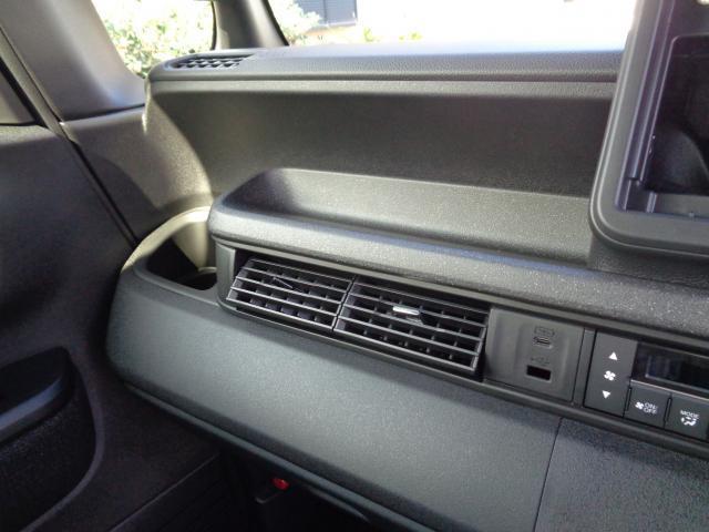 N-BOXカスタム ベースグレード CMBS アルミホイール オートエアコン スマートキ LED バックカメラ パワーステアリング エアバッグ パワーウインドウ オートライト フリーキー 両側スライド片側電動ドア ABS(11枚目)