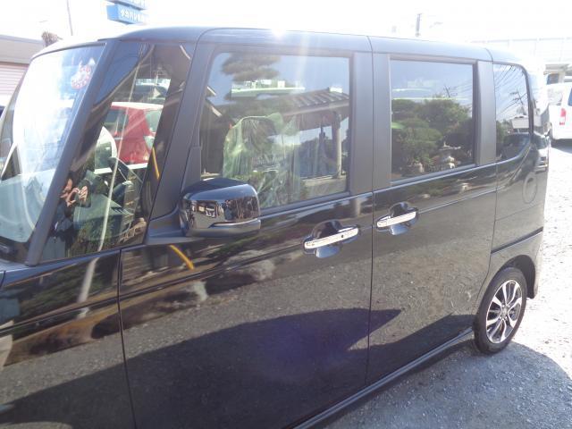 N-BOXカスタム ベースグレード CMBS アルミホイール オートエアコン スマートキ LED バックカメラ パワーステアリング エアバッグ パワーウインドウ オートライト フリーキー 両側スライド片側電動ドア ABS(18枚目)