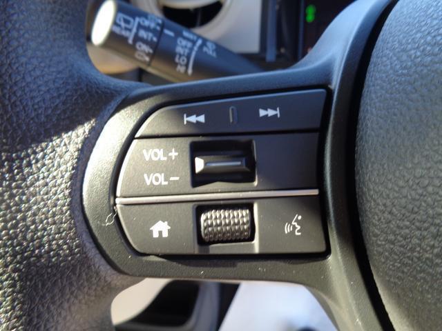 Ｎ－ＢＯＸ ベースグレード　衝突軽減システム　スマートキ－　オートクルーズ　ＬＥＤヘッドライト　キーフリー　パワーステアリング　オートエアコン　リアカメラ　Ｗエアバック　パワーウィンドウ　運転席エアバッグ　ＡＢＳ　オートライト（2枚目）