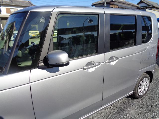 Ｎ－ＢＯＸ ベースグレード　衝突軽減システム　スマートキ－　オートクルーズ　ＬＥＤヘッドライト　キーフリー　パワーステアリング　オートエアコン　リアカメラ　Ｗエアバック　パワーウィンドウ　運転席エアバッグ　ＡＢＳ　オートライト（16枚目）