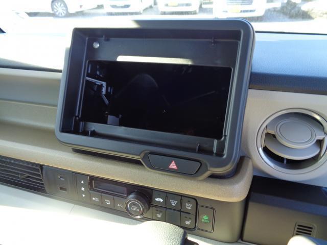 Ｎ－ＢＯＸ ベースグレード　衝突軽減システム　スマートキ－　オートクルーズ　ＬＥＤヘッドライト　キーフリー　パワーステアリング　オートエアコン　リアカメラ　Ｗエアバック　パワーウィンドウ　運転席エアバッグ　ＡＢＳ　オートライト（19枚目）