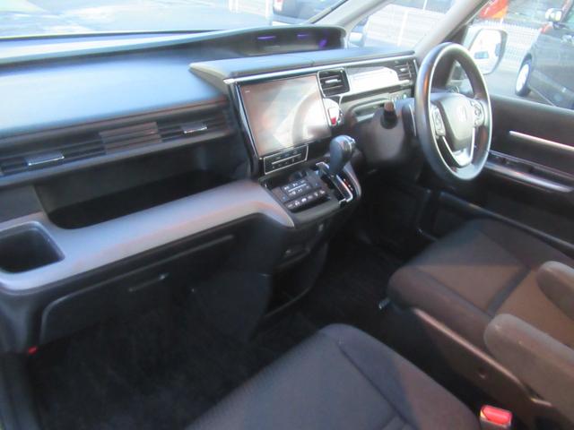 ステップワゴンスパーダ スパーダ　ホンダセンシング　７人乗／ワンオーナー／雹害車／１０インチナビ／両側オートスライド（8枚目）