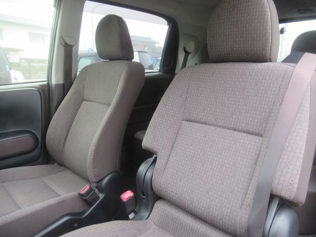 �V�[�g�F�̓u���E���n����Ƃ��Ă��ė������������͋C�̎ԓ��ł��ˁ�