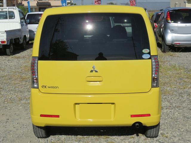 ｅＫワゴン ジョイフィールド　５速マニュアルミッション　盗難防止システム　衝突安全ボディ　ヘッドライトレベライザー　電動格納式ミラー　キーレスキー　分割可倒式リアシート　ＵＶカットガラス（14枚目）