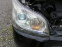 曇り少なく明るいヘッドライトは純正のHID式です(右側)