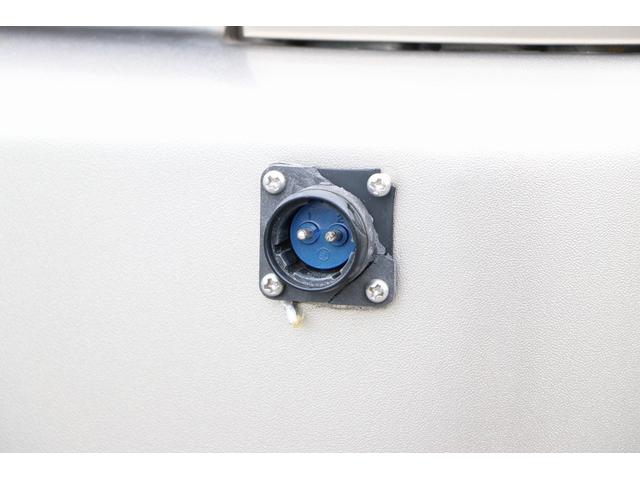 トイファクトリー製ランドティピー ナビ Bカメラ ETC フリップダウンモニター ツインサブバッテリー 走行充電 外部電源・充電 シンク 外部シャワー 冷蔵庫 FFヒーター ベンチレーター 1オーナー(38枚目)