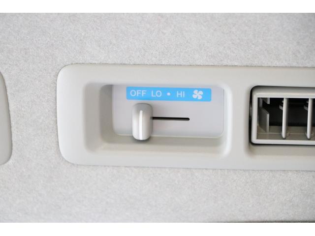 トイファクトリー製ランドティピー ナビ Bカメラ ETC フリップダウンモニター ツインサブバッテリー 走行充電 外部電源・充電 シンク 外部シャワー 冷蔵庫 FFヒーター ベンチレーター 1オーナー(55枚目)