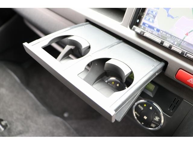 トイファクトリー製ランドティピー ナビ Bカメラ ETC フリップダウンモニター ツインサブバッテリー 走行充電 外部電源・充電 シンク 外部シャワー 冷蔵庫 FFヒーター ベンチレーター 1オーナー(60枚目)