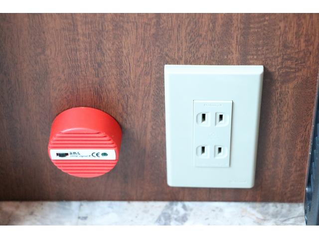 4WD ファーストカスタム製ブランエクスプレス ETC キーレス サブバッテリー 走行充電 外部電源・充電 シンク 冷蔵庫 FFヒーター ベンチレーター サイドオーニング 1オーナー(80枚目)