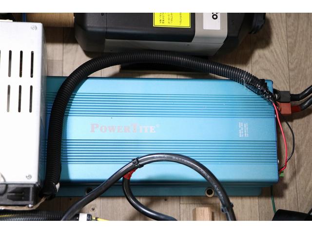4WD ビークル製ベッセルJ ナビ ETC Bカメラ フリップダウンモニター ツインサブ 走行充電 外部充電電源 インバーター 冷蔵庫 電子レンジ FFヒーター オーニング スーパーチャージャー(77枚目)