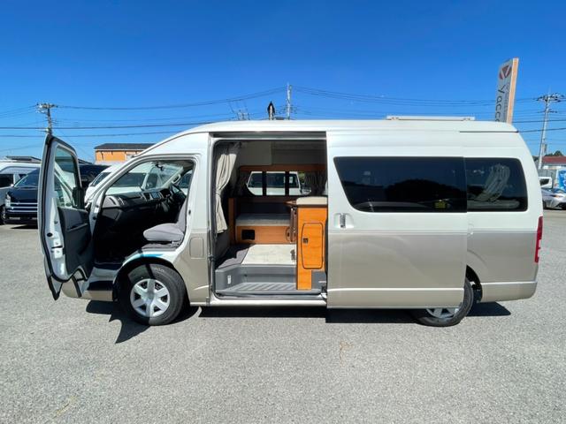 RVビックフット製 リトルノオクタービア ツインサブバッテリー 1500Wインバーター ソーラーパネル 外部充電 走行充電 100V 12V ルーフベント シンク 冷蔵庫 フリップダウンモニター(24枚目)