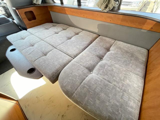 RVビックフット製 リトルノオクタービア ツインサブバッテリー 1500Wインバーター ソーラーパネル 外部充電 走行充電 100V 12V ルーフベント シンク 冷蔵庫 フリップダウンモニター(72枚目)