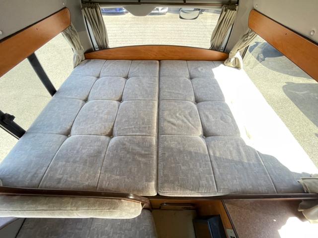 RVビックフット製 リトルノオクタービア ツインサブバッテリー 1500Wインバーター ソーラーパネル 外部充電 走行充電 100V 12V ルーフベント シンク 冷蔵庫 フリップダウンモニター(75枚目)