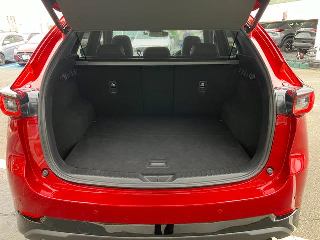 ＣＸ－５ ＸＤ　スポーツアピアランス　３６０度ビュー　ソナー　パワーテールゲート　追従クルコン　ＢＴオーディオ　ＬＥＤライト　本革シート　レーンキープ　パワーシート　ドラレコ　禁煙車　サイドカメラ　シートヒーター　ＥＴＣ　フロントカメラ（11枚目）