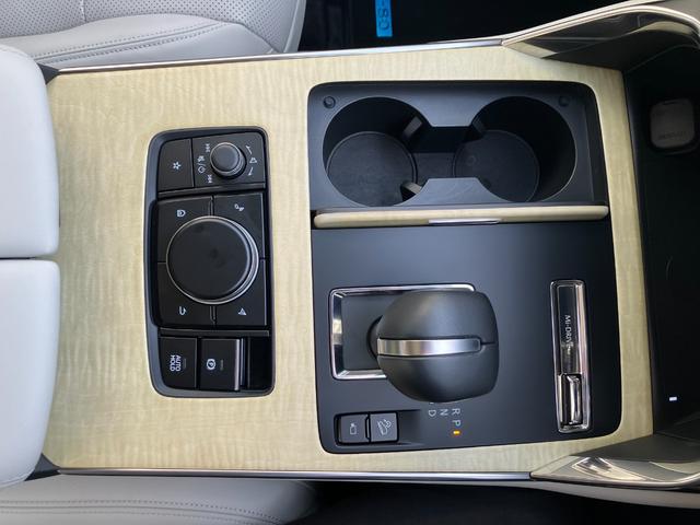 CX-80 XD-ハイブリッド プレミアムモダン 衝突被害軽減ブレーキ 全周囲カメラ オートライト オートマチックハイビーム アダプティブクルーズコントロール 革シート 3列シート バックカメラ 電動シート シートヒーター 4WD サンルーフ ETC(20枚目)