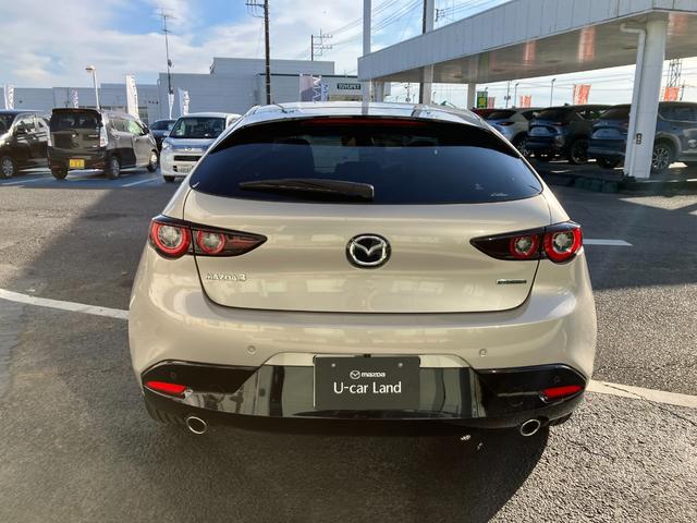 MAZDA3ファストバック 15S レトロスポーツエディション アイドリングストップ メモリーナビ 禁煙車 ハーフレザーシート 360度ビュー 運転席パワーシート ETC LEDヘッドライト フルセグ Bluetooth接続 スマートシティブレーキサポート 試乗車(8枚目)