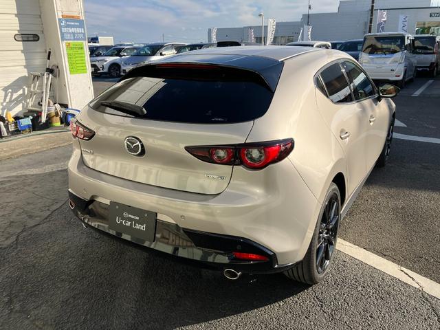 MAZDA3ファストバック 15S レトロスポーツエディション アイドリングストップ メモリーナビ 禁煙車 ハーフレザーシート 360度ビュー 運転席パワーシート ETC LEDヘッドライト フルセグ Bluetooth接続 スマートシティブレーキサポート 試乗車(9枚目)