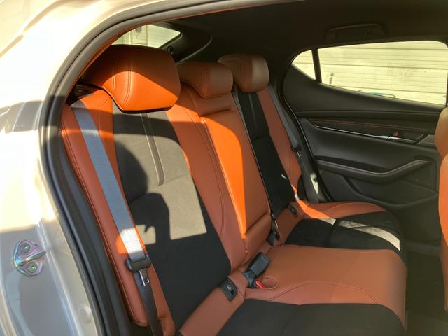 MAZDA3ファストバック 15S レトロスポーツエディション アイドリングストップ メモリーナビ 禁煙車 ハーフレザーシート 360度ビュー 運転席パワーシート ETC LEDヘッドライト フルセグ Bluetooth接続 スマートシティブレーキサポート 試乗車(23枚目)