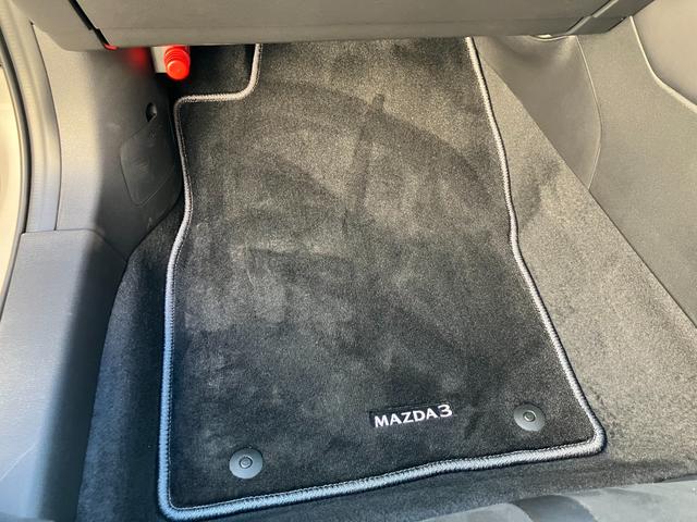 MAZDA3ファストバック 15S レトロスポーツエディション アイドリングストップ メモリーナビ 禁煙車 ハーフレザーシート 360度ビュー 運転席パワーシート ETC LEDヘッドライト フルセグ Bluetooth接続 スマートシティブレーキサポート 試乗車(26枚目)