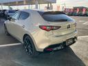 MAZDA3ファストバック 15S レトロスポーツエディション アイドリングストップ メモリーナビ 禁煙車 ハーフレザーシート 360度ビュー 運転席パワーシート ETC LEDヘッドライト フルセグ Bluetooth接続 スマートシティブレーキサポート 試乗車(7枚目)