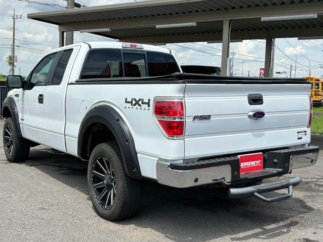 Ｆ－１５０ 　Ｆ－１５０　４ＷＤ　ＸＬＴ　ＥＣＯＢＯＯＳＴ　３．５Ｌ　Ｖ６　ターボエンジン　ベンチシート　コラムシフト　リフトアップ　オーバーフェンダー　ＦＵＥＬアルミ　実走行車両　パークエイド　クルコン　社外ナビ（5枚目）