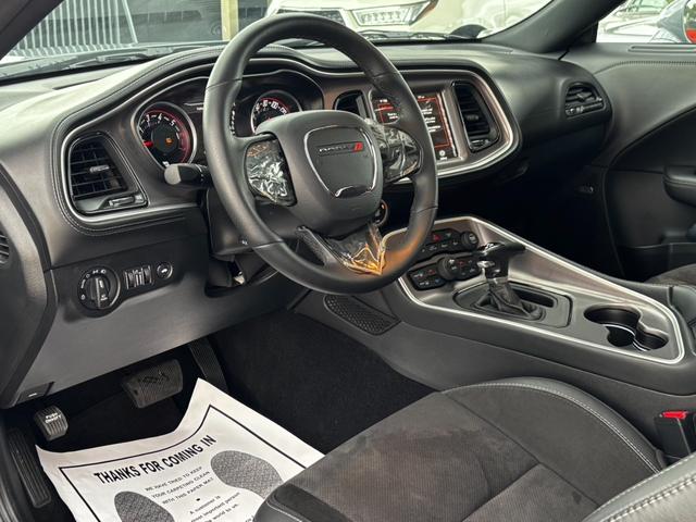 ダッジ・チャレンジャー Ｒ／Ｔ　プラス　実走行　スモークショー　サンルーフ　ＡＬＰＩＮＥオーディオ　コンビレザーシート　アップルカープレイアンドロイドオート　シートヒータ＆ベンチレーション（15枚目）