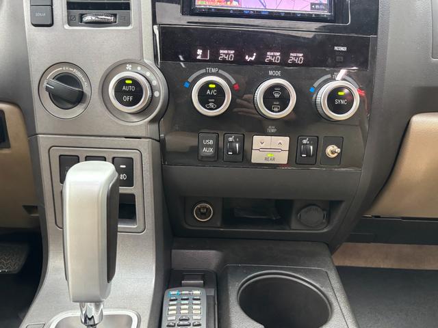 セコイア リミテッド　新車並行　サンルーフ　２列目ベンチ　地デジＴＶ　パワーバックドア　電動格納サードシート　ベージュレザーシート　シートヒーター　フリップダウンモニター（42枚目）