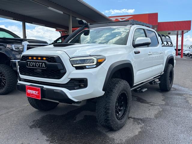 タコマ 　ＴＲＤ　ＰＲＯ　新車並行　リフトアップ　シャッター式トノカバー　ベッドラック　ＴＲＤシュノーケル　ルーフキャリア　フローティングナビ　サンルーフ　ｎ－ｆａｂサイドステップ　ＳＣＳホイール　地デジＴＶ（4枚目）