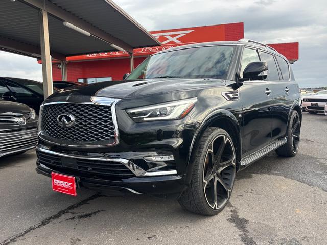 ＱＸ８０ ベースグレード　ダイヤモンドキルティングブラックレザー　サンルーフ　２６インチホイール　純正ホイール有　パノラミックビューモニター　シートヒータ＆ベンチレーション　ステアリングヒーター　ＢＯＳＥサウンド（3枚目）