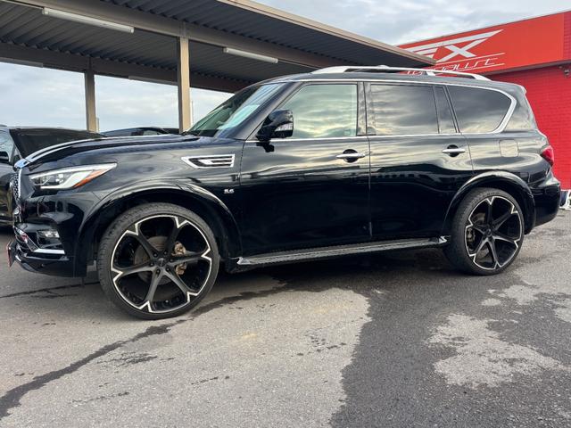 ＱＸ８０ ベースグレード　ダイヤモンドキルティングブラックレザー　サンルーフ　２６インチホイール　純正ホイール有　パノラミックビューモニター　シートヒータ＆ベンチレーション　ステアリングヒーター　ＢＯＳＥサウンド（4枚目）