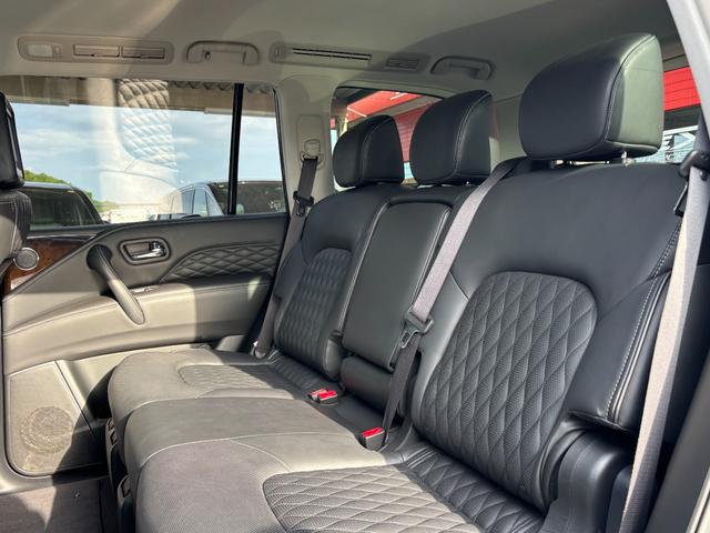 ＱＸ８０ ベースグレード　ダイヤモンドキルティングブラックレザー　サンルーフ　２６インチホイール　純正ホイール有　パノラミックビューモニター　シートヒータ＆ベンチレーション　ステアリングヒーター　ＢＯＳＥサウンド（21枚目）