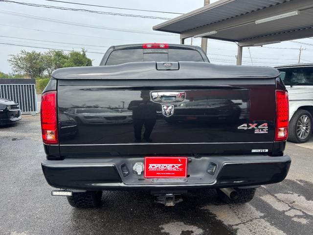 ダッジ・ラム ＳＬＴ　実走行　クワッドキャブ　ブラウンカスタムレザー　フロントベンチシート　コラムシフト　２０インチホイール　サイドステップ　ハードトノカバー　ＡＬＰＩＮＥ１１インチナビ　地デジＴＶ（6枚目）