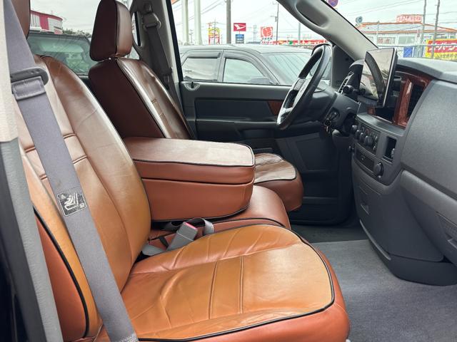 ダッジ・ラム ＳＬＴ　実走行　クワッドキャブ　ブラウンカスタムレザー　フロントベンチシート　コラムシフト　２０インチホイール　サイドステップ　ハードトノカバー　ＡＬＰＩＮＥ１１インチナビ　地デジＴＶ（30枚目）