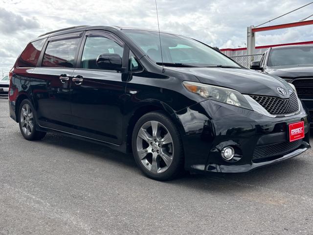 シエナ ＳＥ　新車並行　最終後期　カロッツェリアナビ　フリップダウンモニタ　両側パワースライドドア　パワーバックドア　純正１９インチホイール　ブラックハーフレザーシート（9枚目）