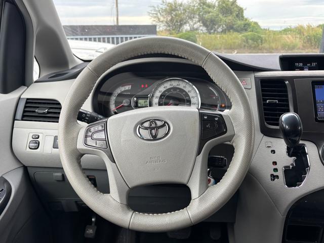 シエナ ＳＥ　新車並行　最終後期　カロッツェリアナビ　フリップダウンモニタ　両側パワースライドドア　パワーバックドア　純正１９インチホイール　ブラックハーフレザーシート（34枚目）