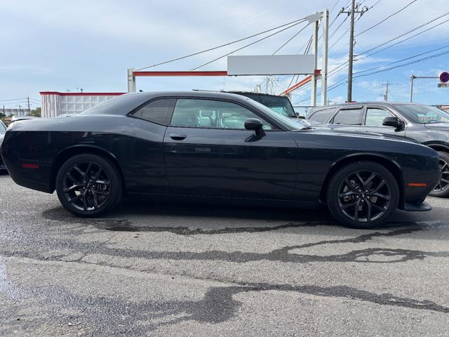 ダッジ・チャレンジャー SXT プラス ブラックトップパッケージ アップルカープレイアンドロイドオート サンルーフ ブラックレザーシート シートヒータ&ベンチレーション ステアリングヒーター ALPINEオーディオ(8枚目)