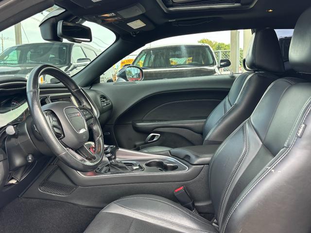 ダッジ・チャレンジャー SXT プラス ブラックトップパッケージ アップルカープレイアンドロイドオート サンルーフ ブラックレザーシート シートヒータ&ベンチレーション ステアリングヒーター ALPINEオーディオ(16枚目)