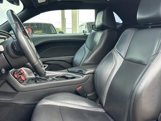 ダッジ・チャレンジャー SXT プラス ブラックトップパッケージ アップルカープレイアンドロイドオート サンルーフ ブラックレザーシート シートヒータ&ベンチレーション ステアリングヒーター ALPINEオーディオ(17枚目)