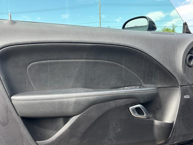 ダッジ・チャレンジャー SXT プラス ブラックトップパッケージ アップルカープレイアンドロイドオート サンルーフ ブラックレザーシート シートヒータ&ベンチレーション ステアリングヒーター ALPINEオーディオ(18枚目)