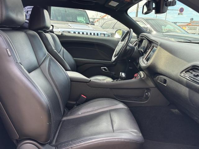 ダッジ・チャレンジャー SXT プラス ブラックトップパッケージ アップルカープレイアンドロイドオート サンルーフ ブラックレザーシート シートヒータ&ベンチレーション ステアリングヒーター ALPINEオーディオ(22枚目)