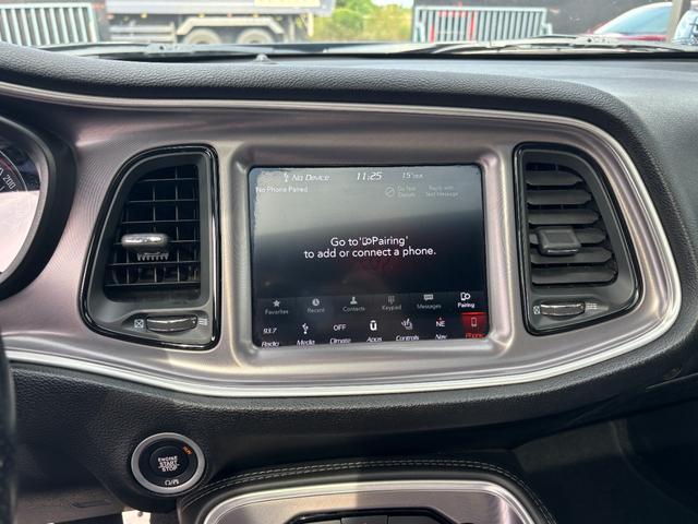 ダッジ・チャレンジャー SXT プラス ブラックトップパッケージ アップルカープレイアンドロイドオート サンルーフ ブラックレザーシート シートヒータ&ベンチレーション ステアリングヒーター ALPINEオーディオ(26枚目)