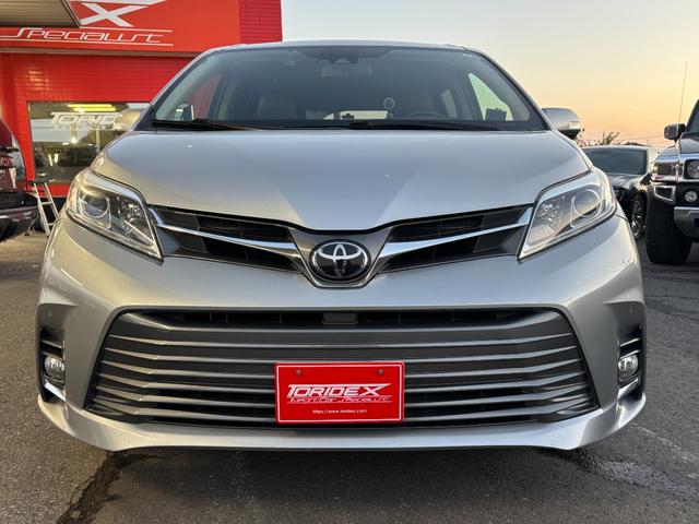 シエナ リミテッド　ＡＷＤ　ブラウンレザー　サンルーフ　両側パワースライドドア　パワーバックドア　トヨタセーフティセンス　アダプティブクルーズコントロール　フローティングナビ（2枚目）