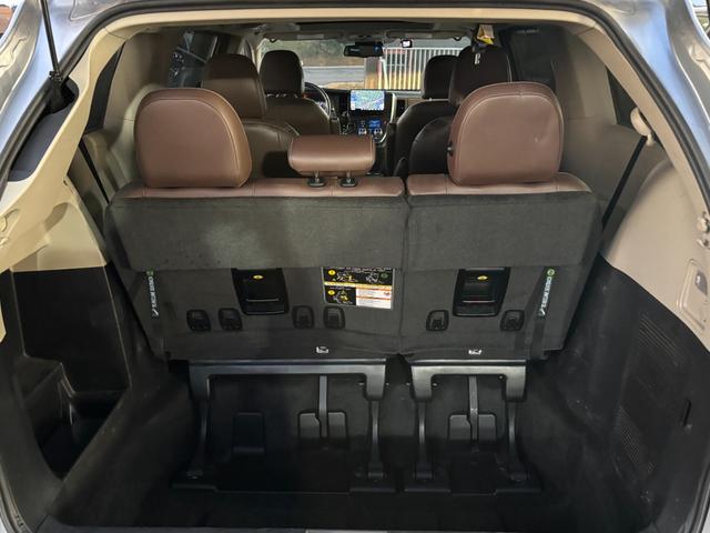 シエナ リミテッド　ＡＷＤ　ブラウンレザー　サンルーフ　両側パワースライドドア　パワーバックドア　トヨタセーフティセンス　アダプティブクルーズコントロール　フローティングナビ（17枚目）