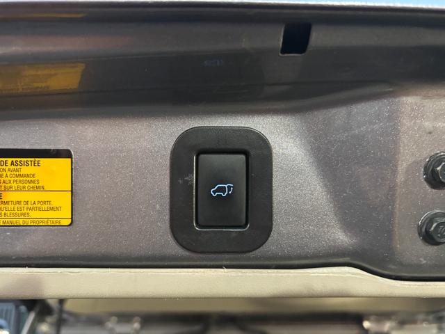 シエナ リミテッド　ＡＷＤ　ブラウンレザー　サンルーフ　両側パワースライドドア　パワーバックドア　トヨタセーフティセンス　アダプティブクルーズコントロール　フローティングナビ（18枚目）