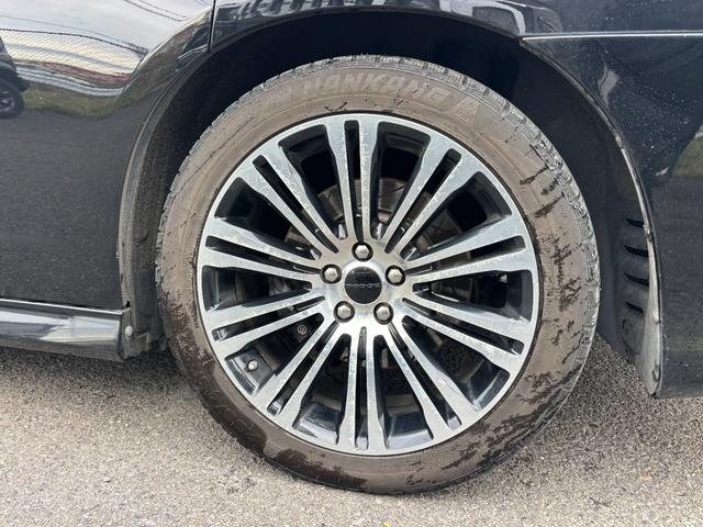 ダッジ・チャージャー ＳＲＴ８　スーパービー　スーパービー専用インテリア　ブレンボブレーキキャリパー　Ｐａｎａｓｏｎｉｃナビ　ＡＬＰＩＮＥオーディオ　プッシュスタート　クルーズコントロール（13枚目）