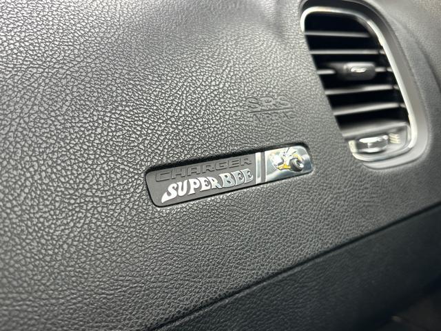 ダッジ・チャージャー ＳＲＴ８　スーパービー　スーパービー専用インテリア　ブレンボブレーキキャリパー　Ｐａｎａｓｏｎｉｃナビ　ＡＬＰＩＮＥオーディオ　プッシュスタート　クルーズコントロール（38枚目）