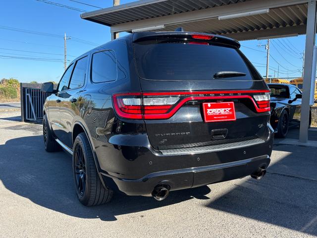 ダッジ・デュランゴ ＲＴ　新車並行　アップルカープレイ　サンルーフ　コンビレザーシート　電動格納ミラー　ＣＯＲＳＡマフラー　アメリカンレーシング２０インチホイール　シートヒーター　パワーバックドア　地デジＴＶ（5枚目）